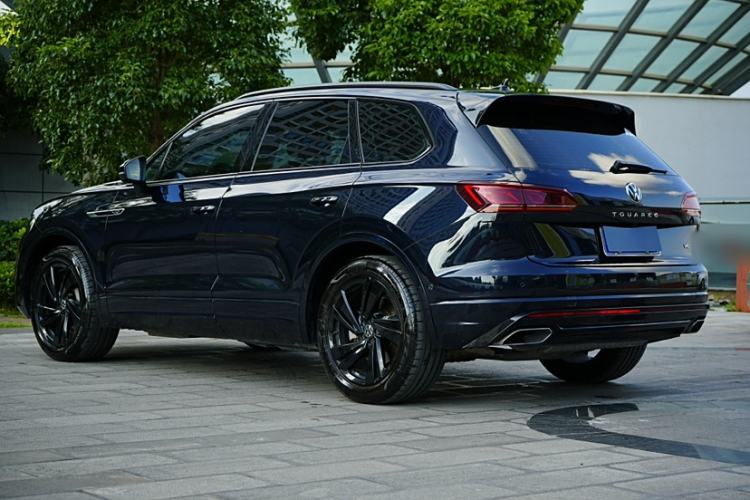 Used Volkswagen Touareg 2022 3.0 TSI Luxury Edition Black Diamond Sport Package
