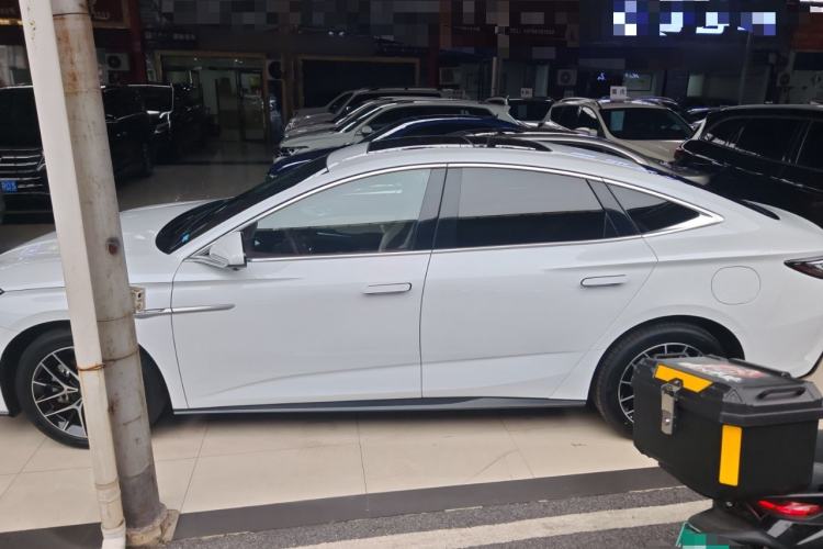 Used BYD Seal 2023 DM-i 1.5L 121km Prestige Model
