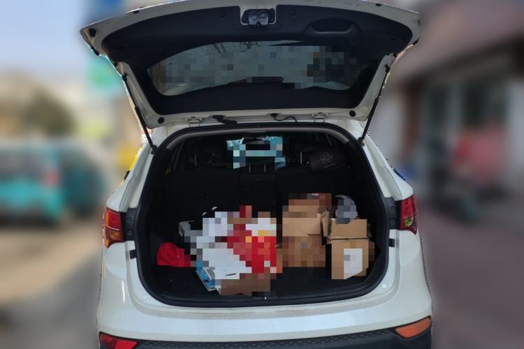 Used Hyundai Santa Fe 2015 2.0T Automatic Two-Wheel Drive Smart Version 5 Seats