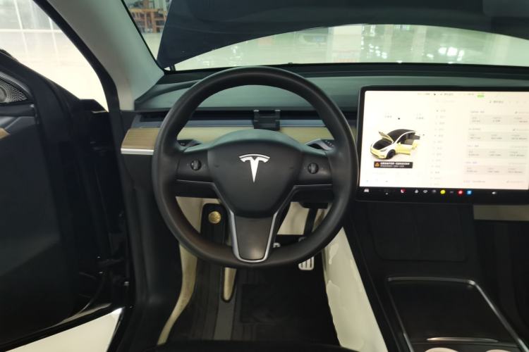 Used Tesla Model Y 2022 Rear-Wheel-Drive Version
