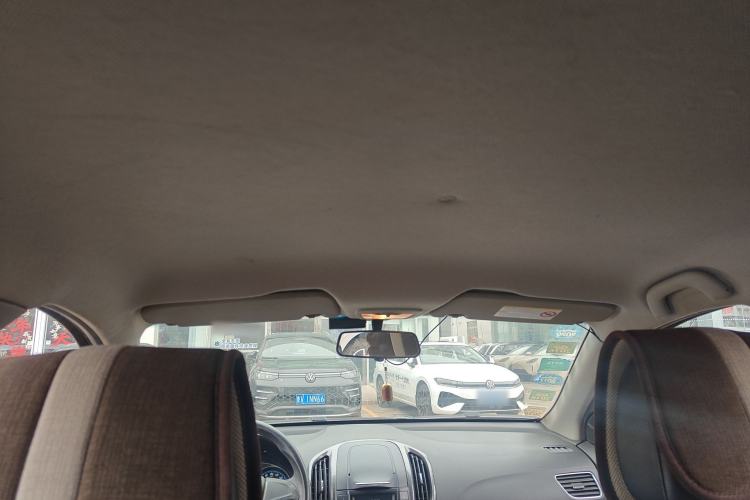 Used Baojun 610 2014 CROSS 1.5L Manual Comfort Model