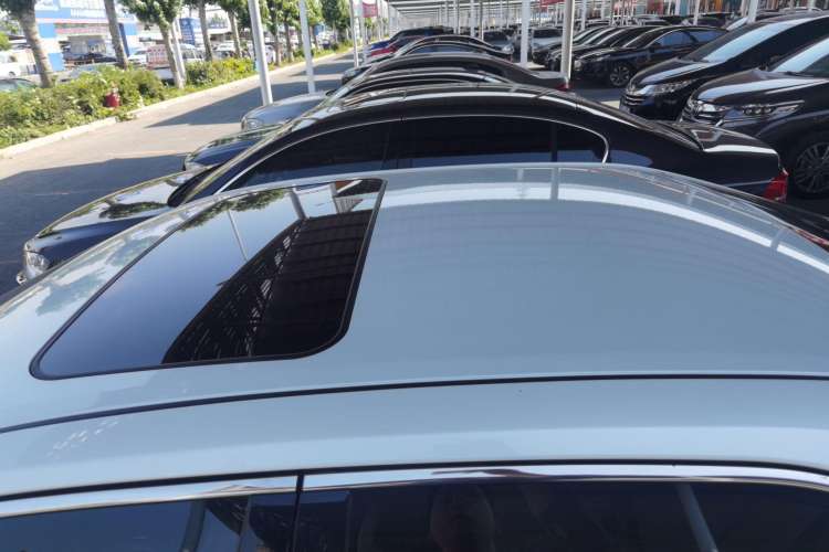 Used Toyota Camry 2016 2.0E 10th Anniversary Elite Edition
