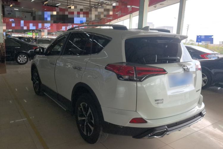 Used Toyota RAV4 2019 2.0L CVT Two-Wheel Drive ZhiShang Version China VI Standard
