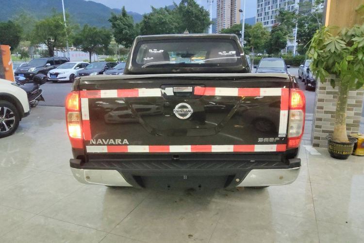 Used Nissan Navara 2017 2.5L Automatic 4x4 Luxury Edition QR25
