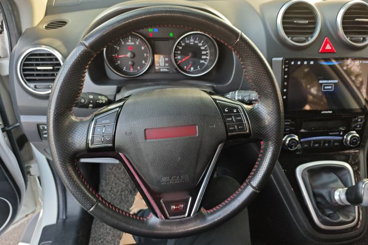 Used Haval H6 2015 Upgraded Model 1.5T Manual Two-Wheel Drive Elite Version