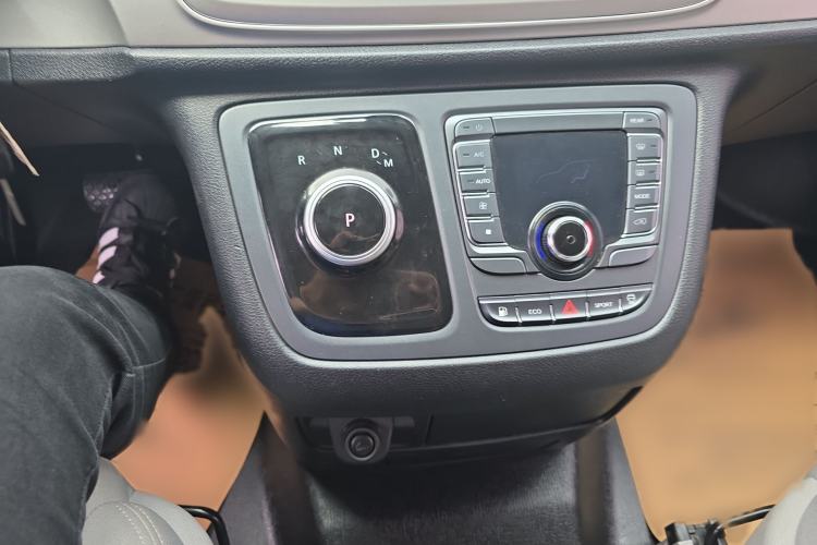 Used SAIC MAXUS G10 2022 2.0T Automatic Smart Enjoyment Version Gasoline 7 Seats
