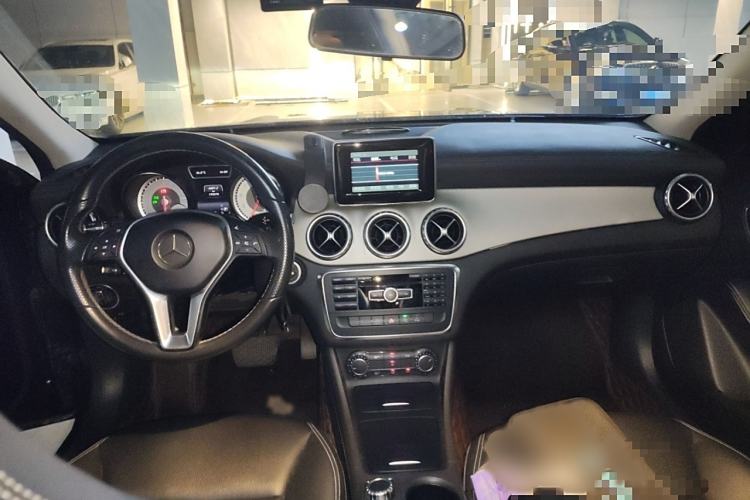 Used Mercedes-Benz GLA 2015 GLA 200 Fashion Model