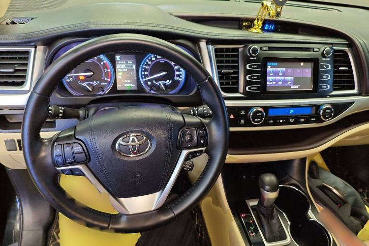 Used Toyota Highlander 2018 2.0T Four-Wheel Drive Luxury Version 7 Seats China VI Standard
