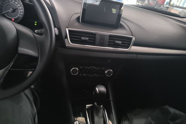 Used Mazda Mazda 3 Axela 2016 Sedan 1.5L Automatic Luxury Model