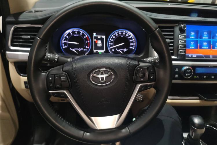 Used Toyota Highlander 2018 2.0T Four-Wheel Drive Luxury Version 7 Seats China VI Standard
