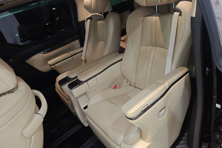 Used Toyota Alphard 2021 Dual-Motor 2.5L Premium Edition
