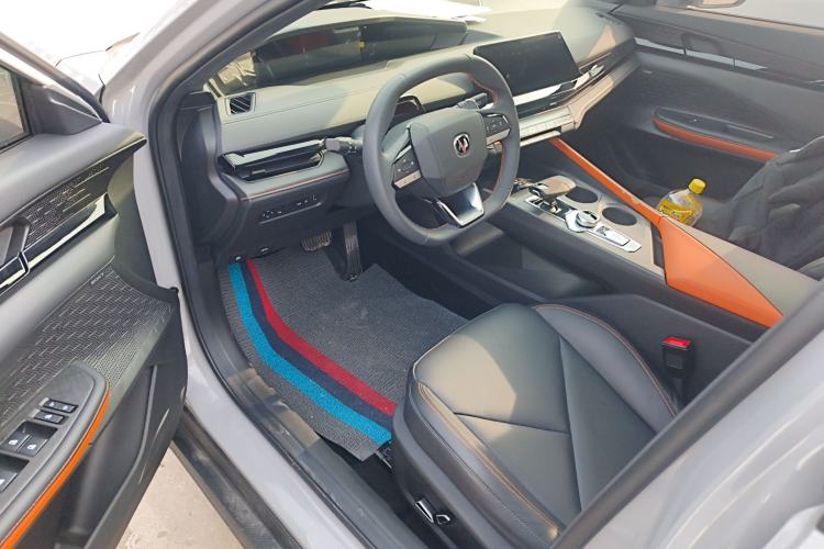 Used Changan UNI-V 2022 1.5T Prestige Version