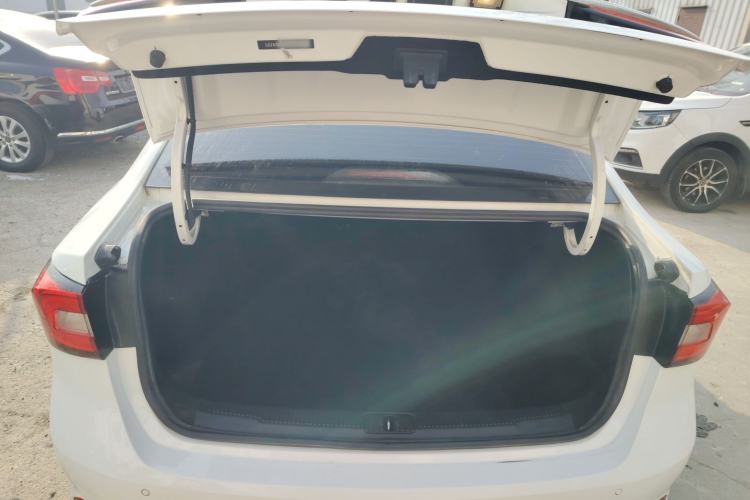 Used Roewe i5 2019 1.5L Automatic 4G Connected Linghao Flagship Edition