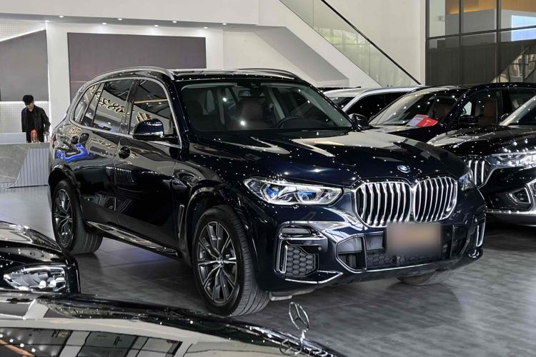 Used BMW X5 2022 xDrive 30Li Luxury M Sport Package
