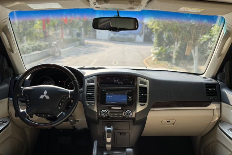 Used Mitsubishi Pajero 2018 V97 3.8L 5-Door GLS Sunroof – Middle East
