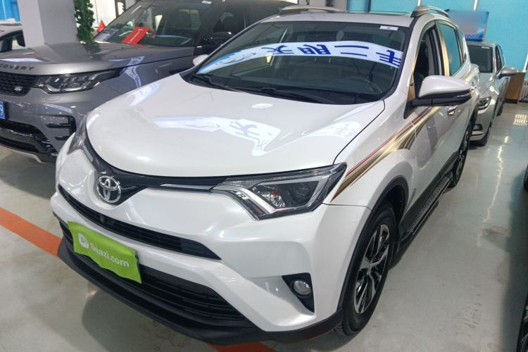 Used Toyota RAV4 2016 2.0L CVT Two-Wheel Drive Fashion Edition China V Standard
