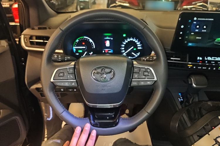 Used Toyota Sienna 2024 2.5L Hybrid Four-Wheel Drive Prestige Edition
