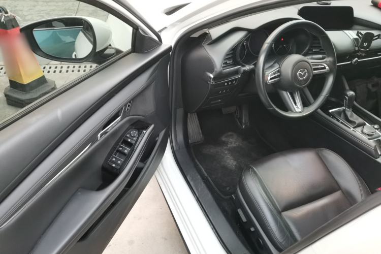 Used Mazda Mazda 3 Axela 2020 2.0L Automatic Luxury Version
