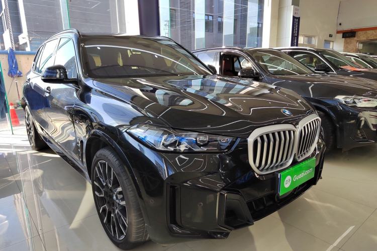 Used BMW X5 2023 xDrive 40Li M Sport Night Edition Package
