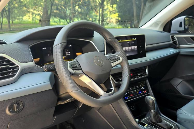 Used Volkswagen Tharu 2024 300TSI Two-Wheel-Drive Moonlight Edition
