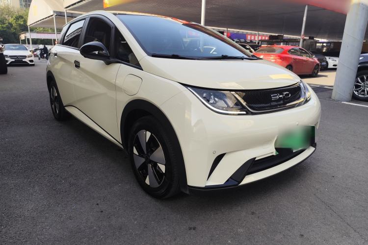 Used BYD Dolphin 2023 420 km Fashion Edition
