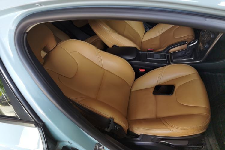 Used Volvo V40 2017 T3 Zhiyi Edition
