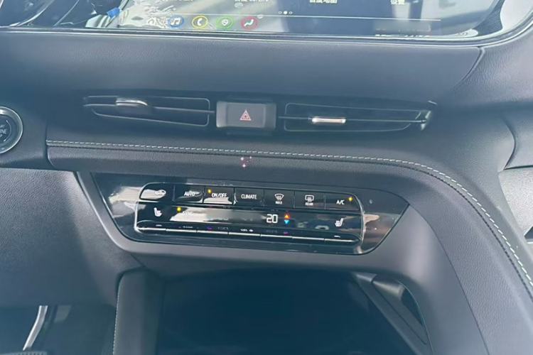 Used Buick Envision 2022 Encore Plus 652T Five-Seat Luxury Model
