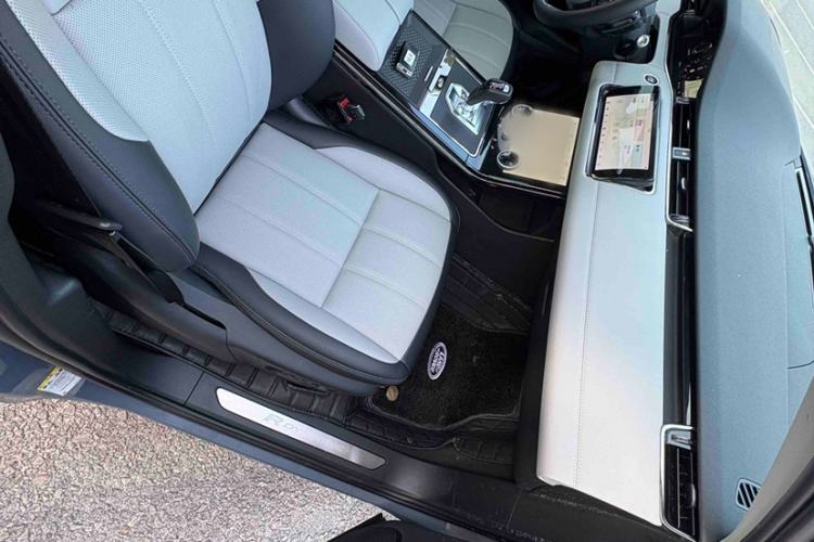 Used Land Rover Range Rover Evoque 2020 249 PS R-DYNAMIC SE Sport Technology Edition