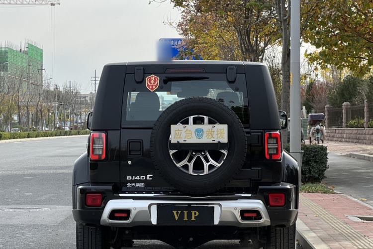 Used  BJ40 2020 2.0T Automatic Four-Wheel Drive Urban Hunter Edition Chivalrous Type
