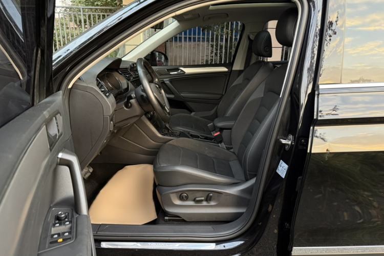 Used Volkswagen Tiguan L 2021 330TSI Automatic Two-Wheel Drive Smart Edition