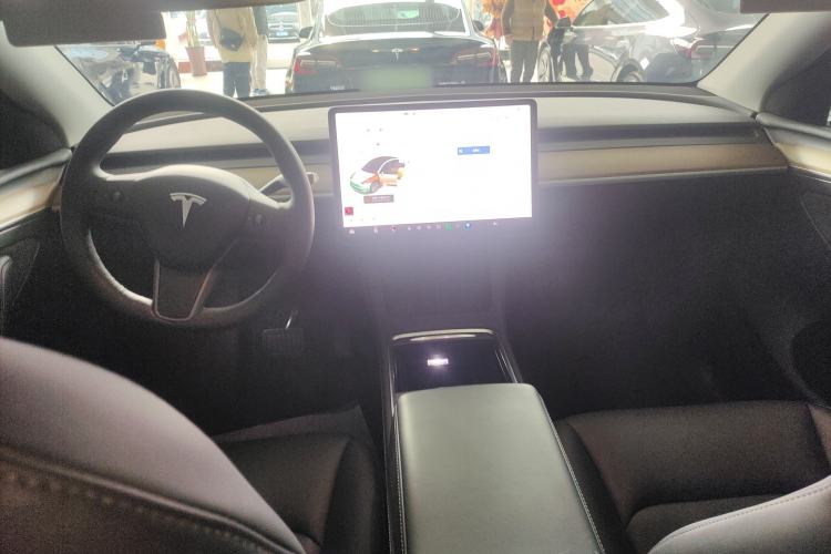 Used Tesla Model Y 2022 Rear-Wheel-Drive Version
