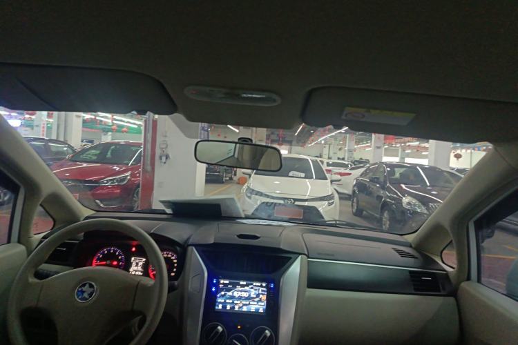 Used Venucia D50 2015 1.6L Automatic Fashion Edition
