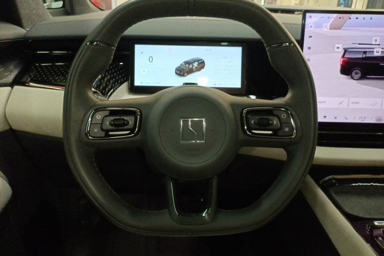 Used Zeekr 009 2024 7-Seater Walk-Through Version Four-Wheel Drive 108 kWh