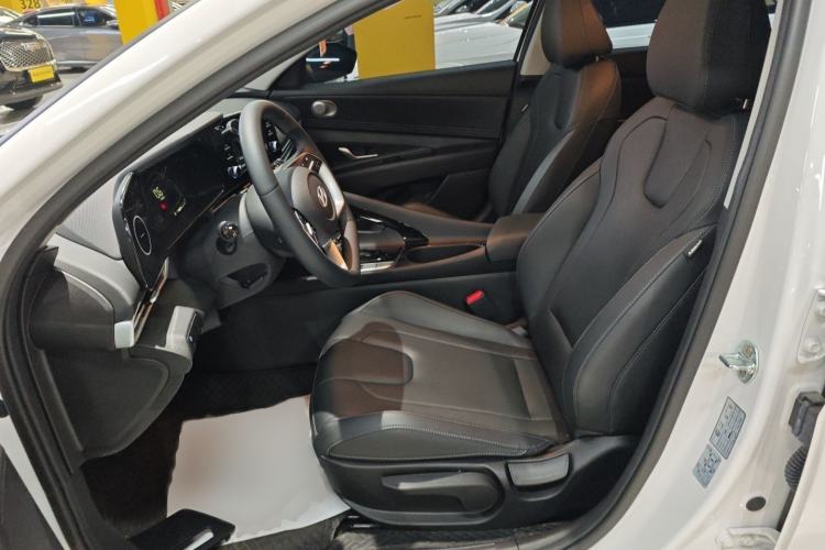 Used Hyundai Elantra 2023 1.5L CVT GLX Elite Edition
