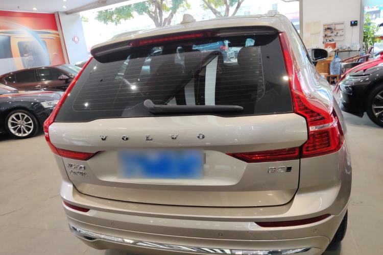 Used Volvo XC60 2023 B5 4x4 Smart Luxury Edition
