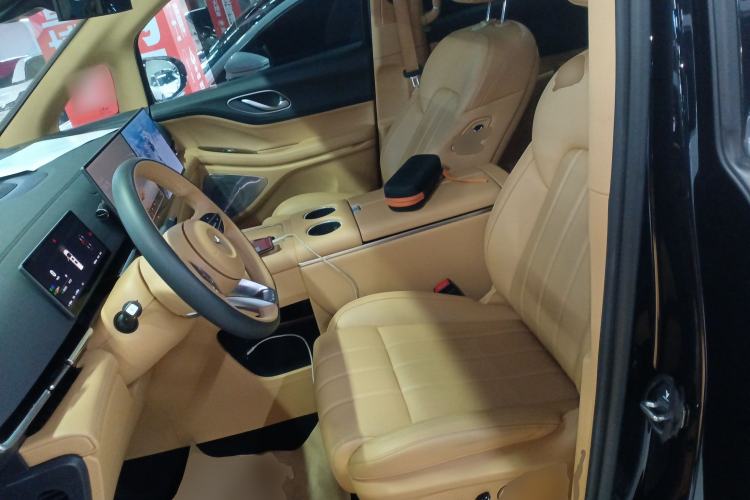 Used VOYAH Dream 2025 PHEV Four-Wheel Drive Prestige Kunpeng Edition
