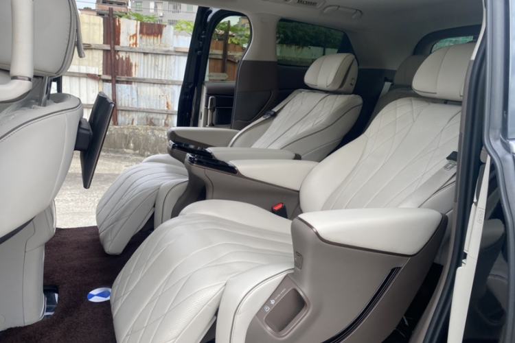 Used Denza D9 2022 DM-i 970 Four-Wheel Drive Prestige Model
