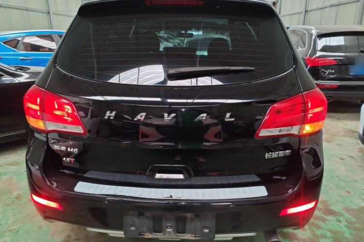 Used Haval H6 2016 Upgraded Model 1.5T Manual Two-Wheel Drive Elite Version
