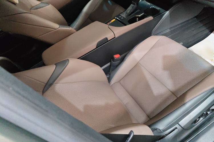 Used Lexus ES 2024 200 Premium Edition
