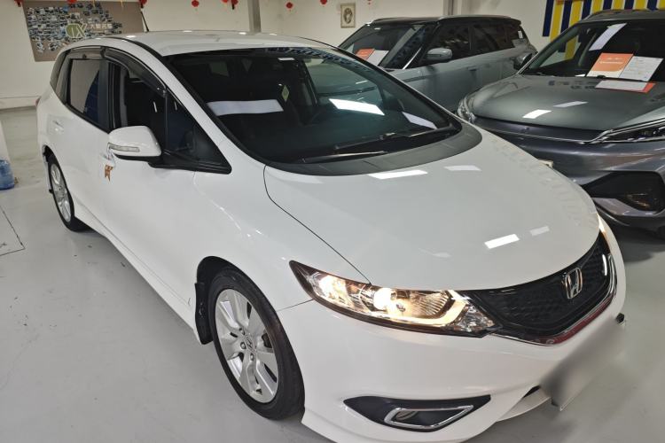 Used Honda Jade 2013 1.8L automatic Comfort version 5 seats
