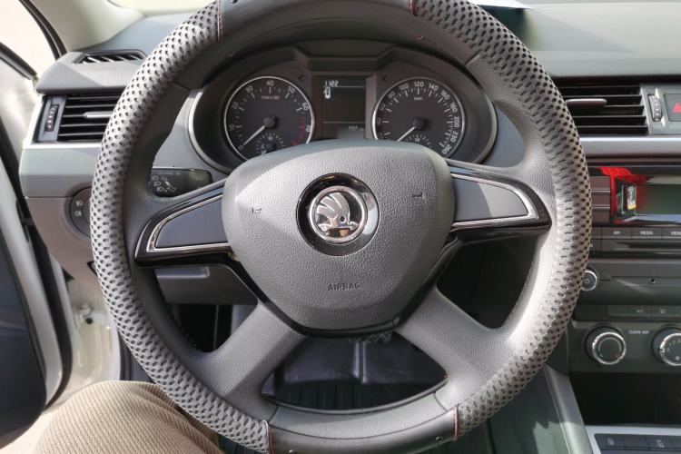 Used Skoda Octavia 2015 1.6L Automatic Yijie Edition
