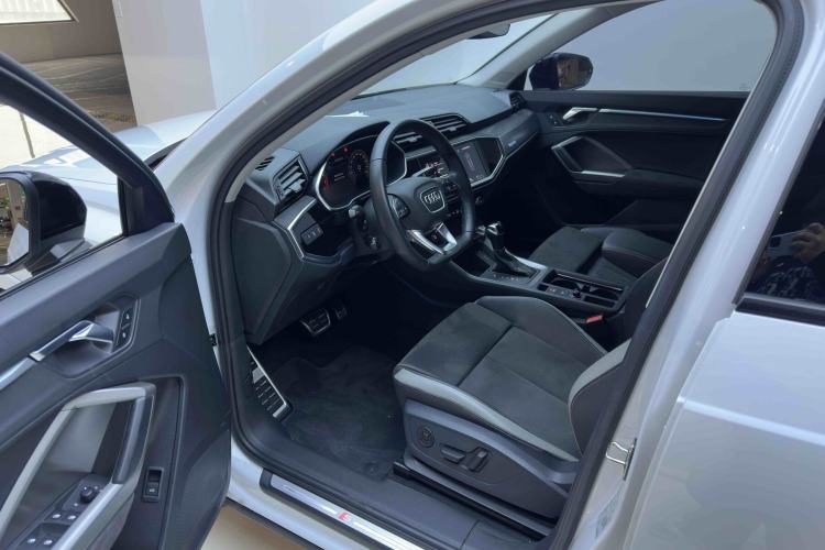 Used Audi Q3 2023 35 TFSI Fashion Dynamic Model (1.4T)