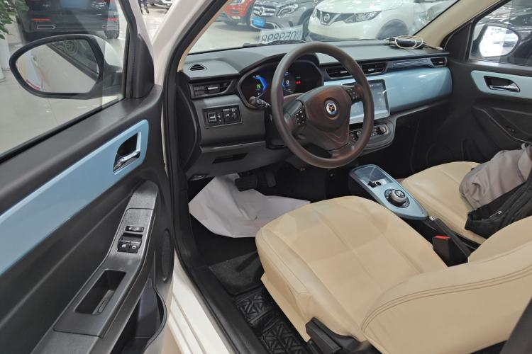 Used Brilliance Xinri i03A 2022 Online Booking Custom Edition
