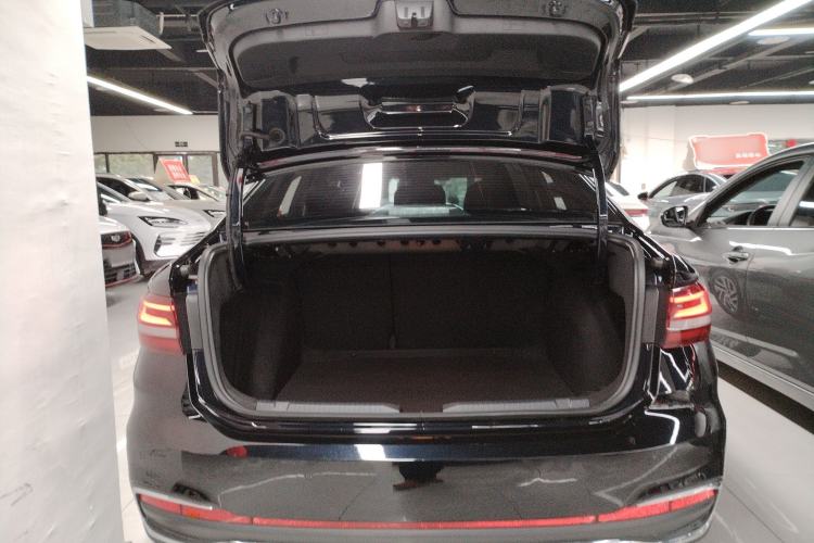 Used Volkswagen Lavida 2024 1.5L Automatic 5 Million Edition
