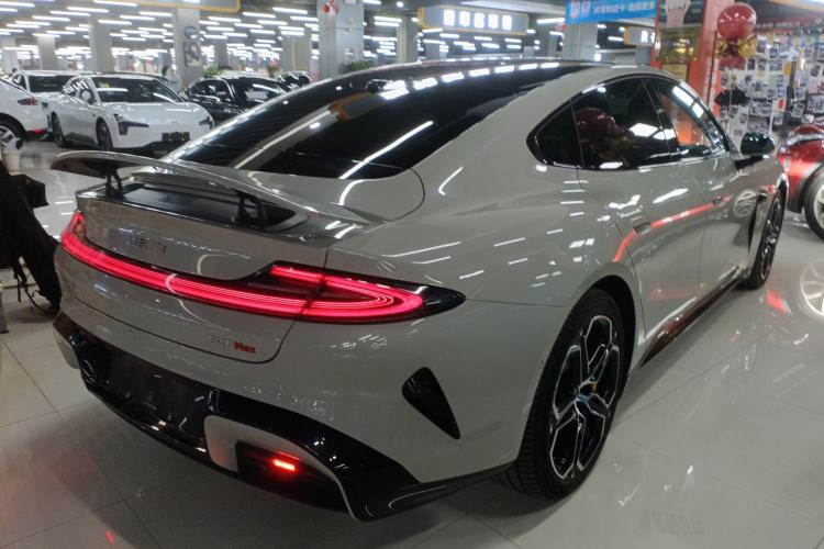 Used  SU7 2024 Four-Wheel Drive Ultra-Long Range Advanced Intelligent Driving Max Edition
