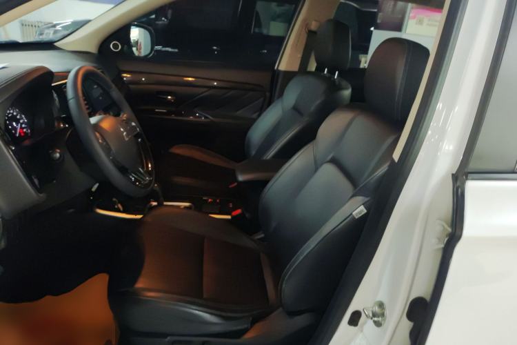 Used Mitsubishi Outlander 2020 2.0L Two-Wheel Drive Enjoyment Version 5 Seats
