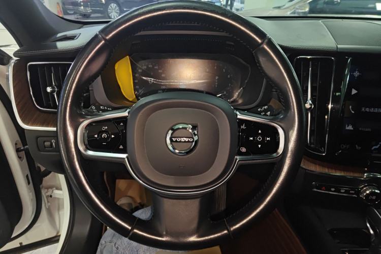 Used Volvo XC60 2021 T5 4x4 Smart Luxury Edition