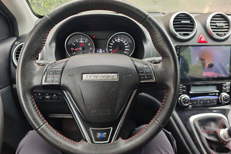 Used Haval H6 2016 Upgraded Model 1.5T Manual Two-Wheel Drive Elite Version
