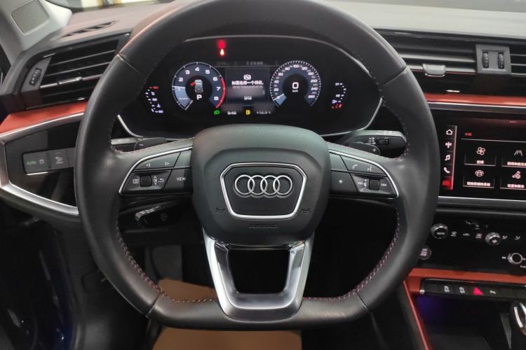 Used Audi Q3 2019 40 TFSI Fashion Dynamic Model