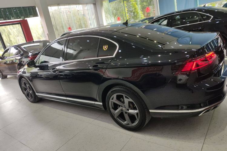 Used Volkswagen Magotan 2023 2 Million Units Commemorative Edition 330TSI DSG Luxury Version
